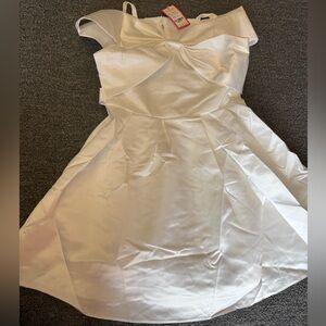 TongTong Mi White Satin Girls (130) Party Bow Dress